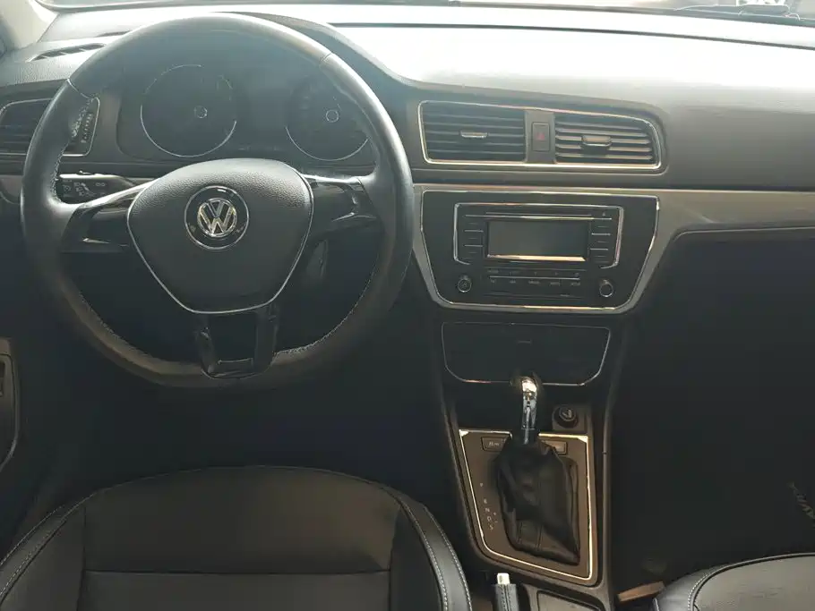 Volkswagen Lavida 2016 — фото 12