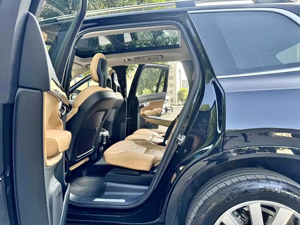 Volvo XC90 2016 — фото 7