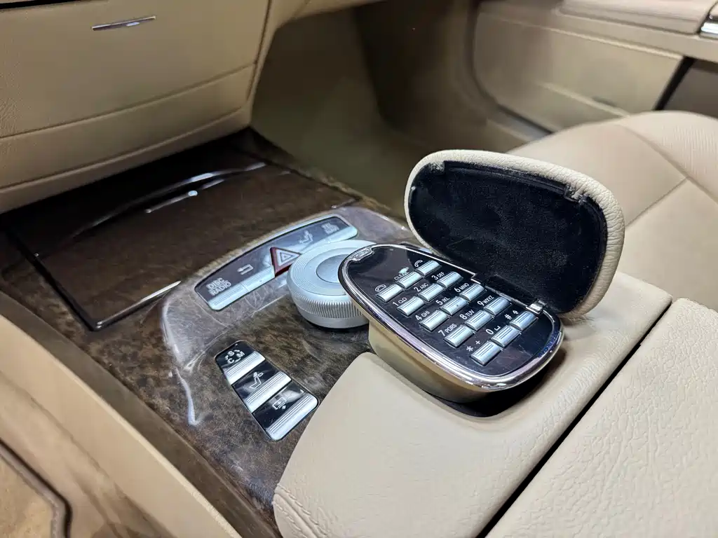 Mercedes-Benz S-Class 2011 — фото 25