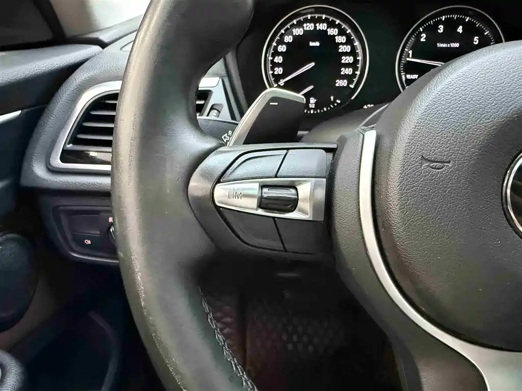 BMW 1 Series 2019 — фото 11