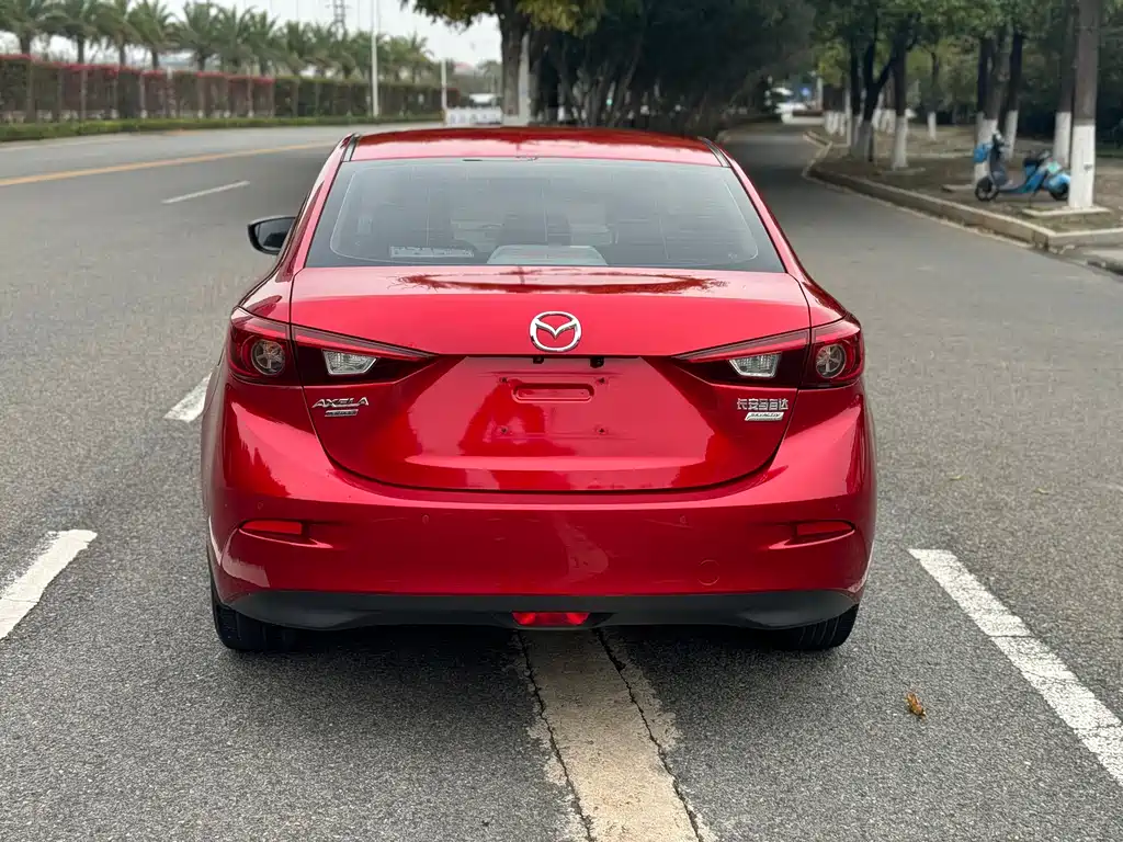 Mazda 3 Axela 2019 — фото 8