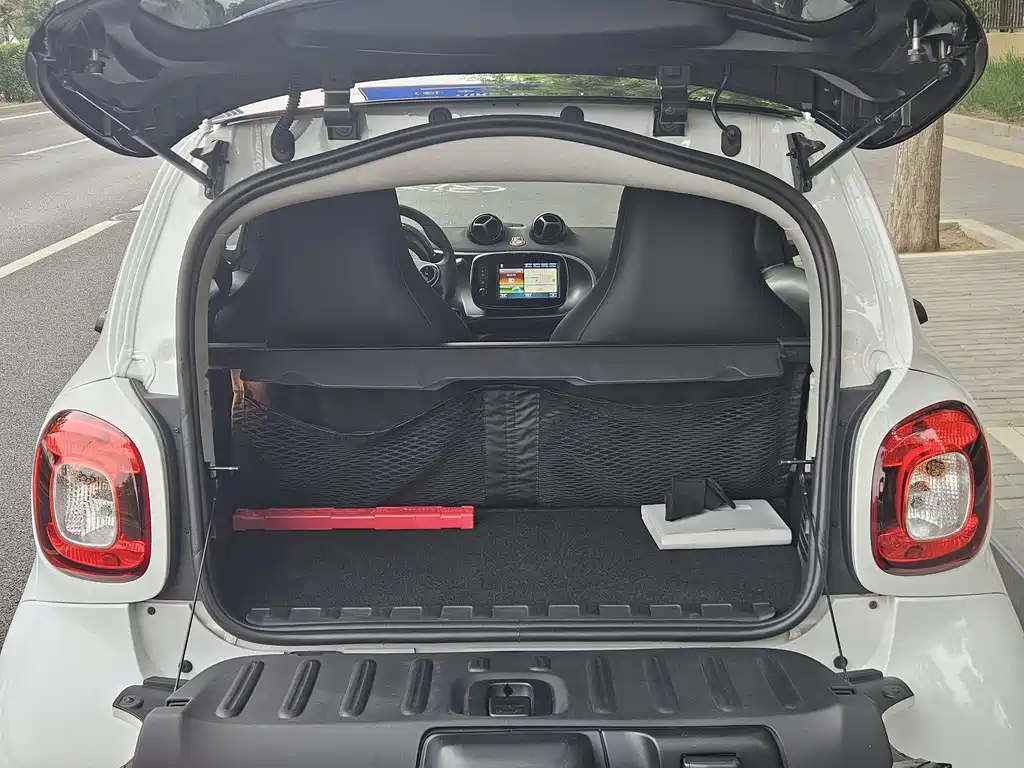 smart Fortwo 2018 — фото 17