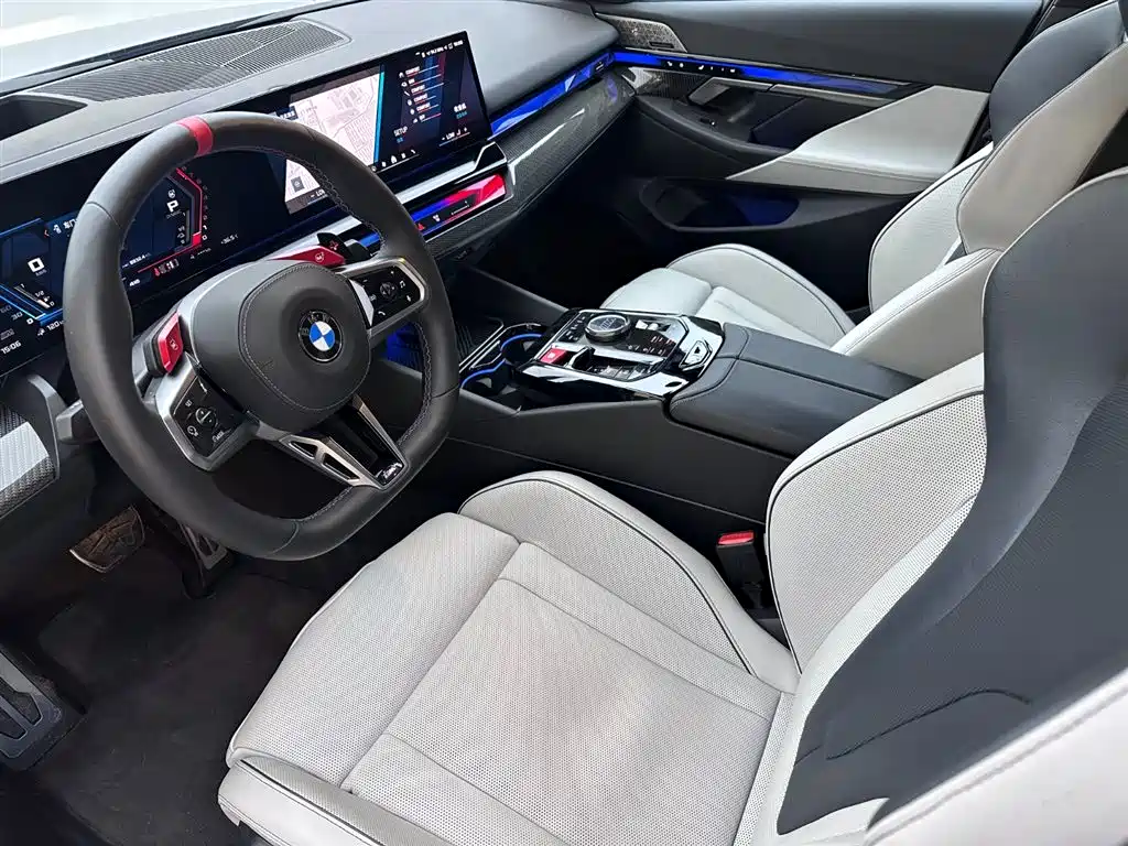 BMW M5 New Energy 2025 — фото 8