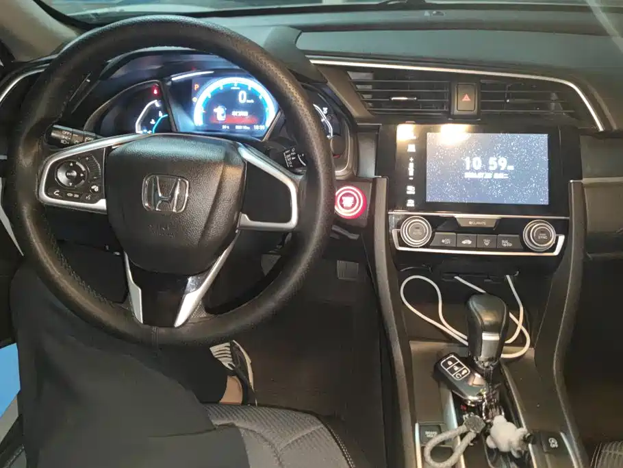Honda Civic 2018 — фото 12