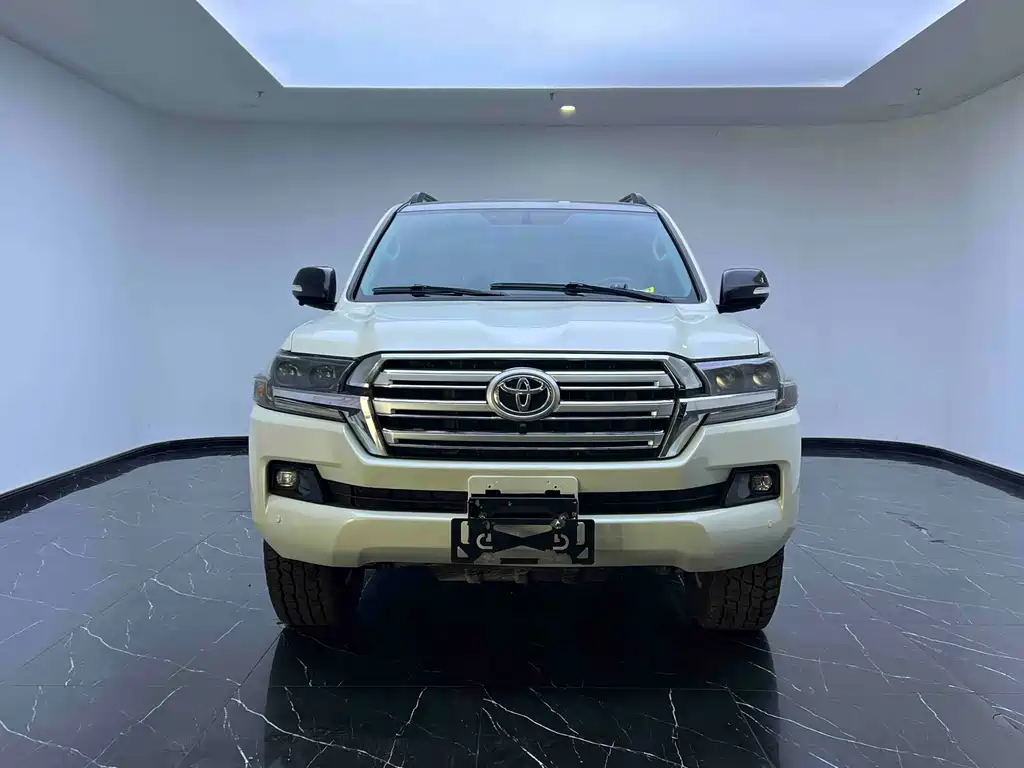 Toyota Land Cruiser 2017 — фото 2