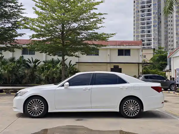 Toyota Crown 2019