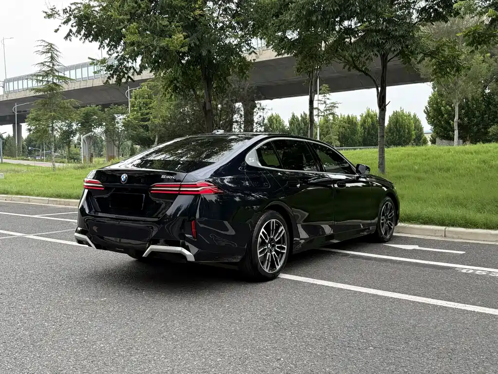 BMW 5 Series 2025