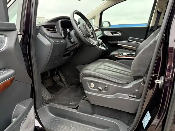 Hongqi HQ9 PHEV 2024