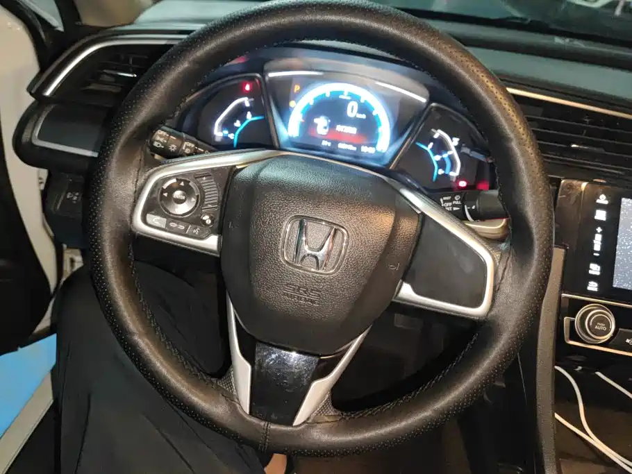 Honda Civic 2018 — фото 15