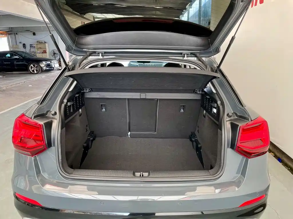 Audi Q2L 2021 — фото 18