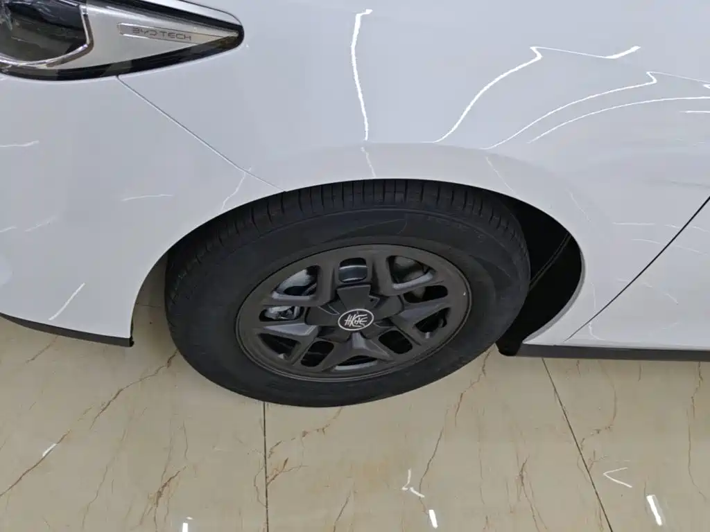 BYD Qin PLUS 2025 — фото 23
