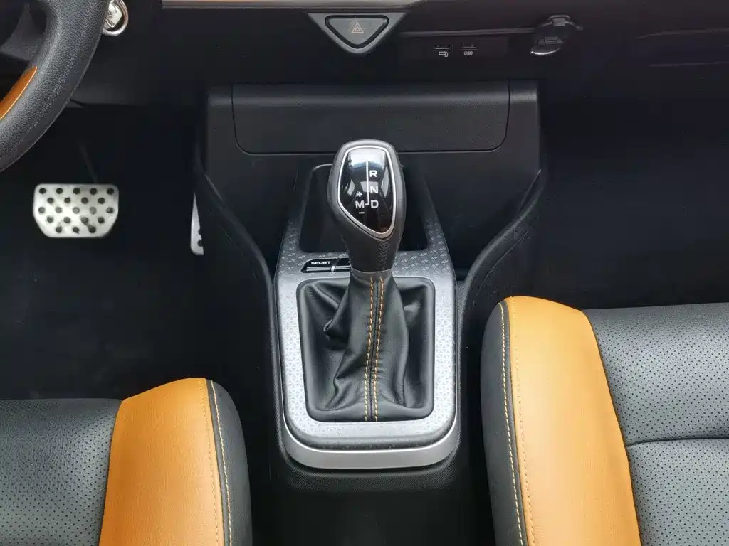 Geely Vision X1 2019 — фото 13