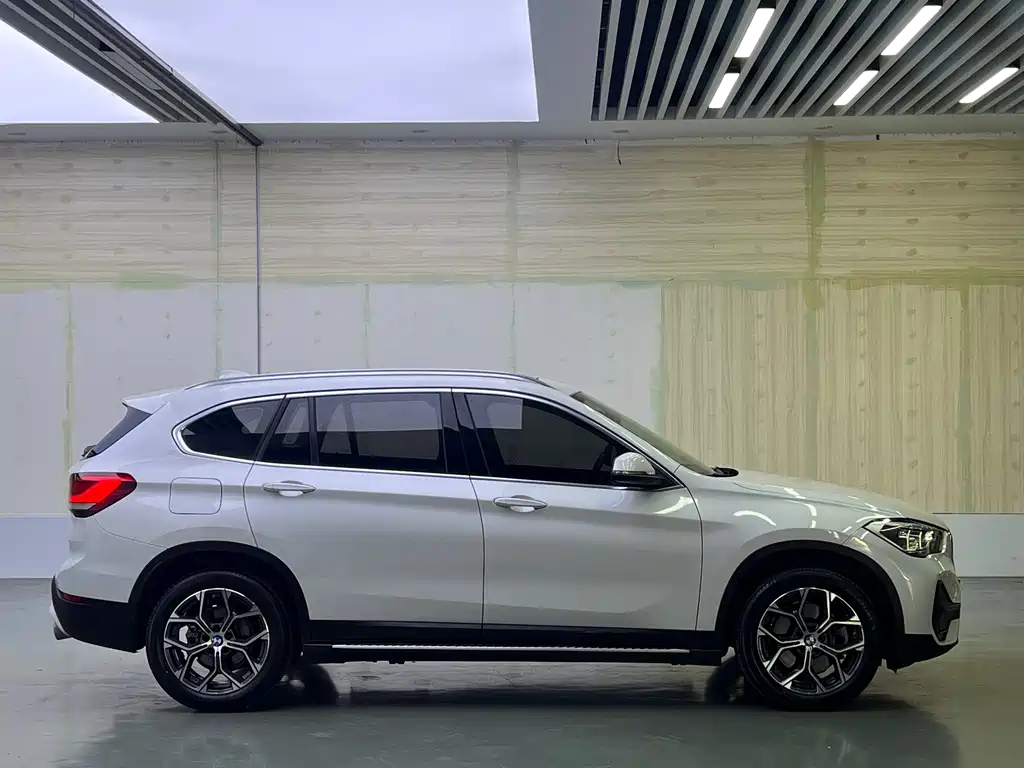 BMW X1 2021 — фото 12