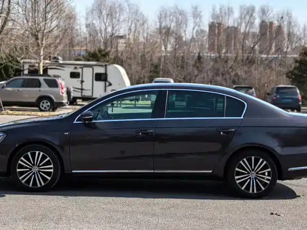 Volkswagen Magotan 2012