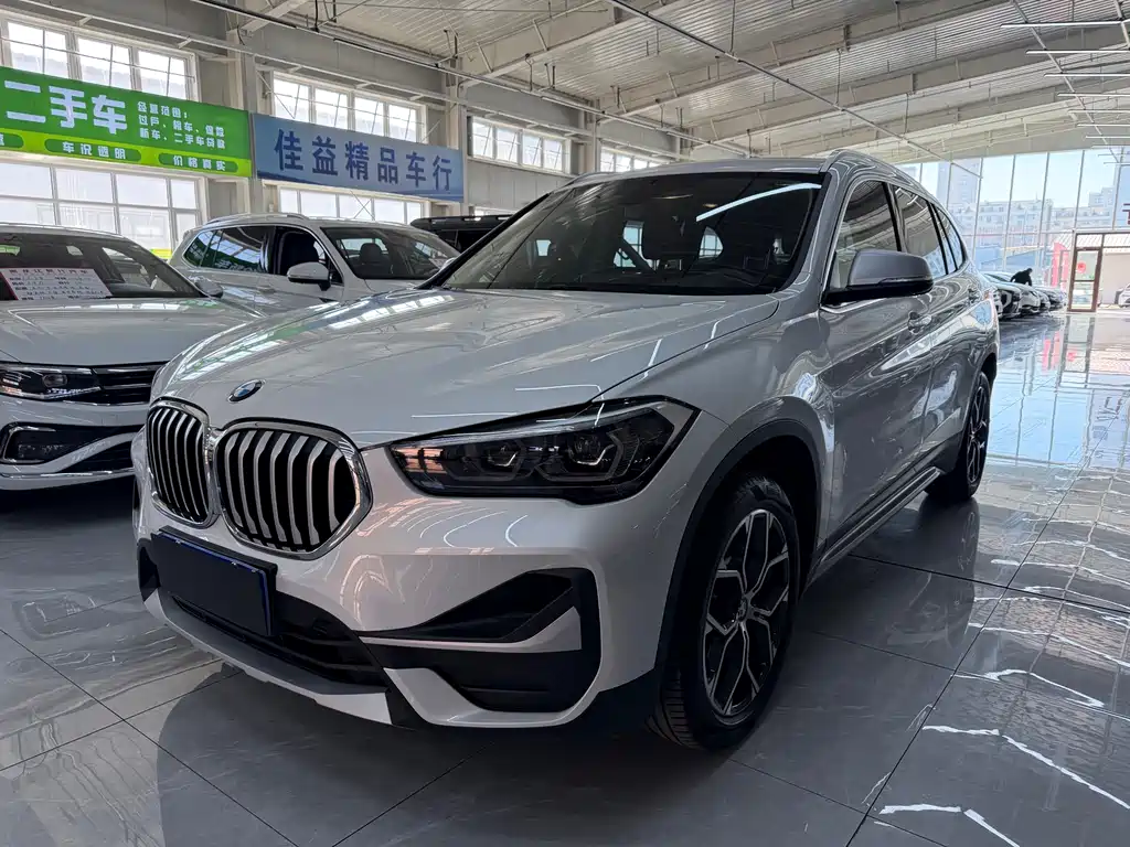 BMW X1 2022 — фото 1
