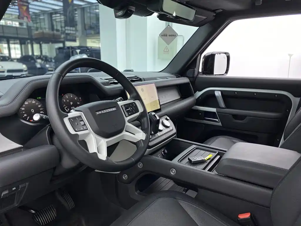 Land Rover Defender 2024 — фото 5