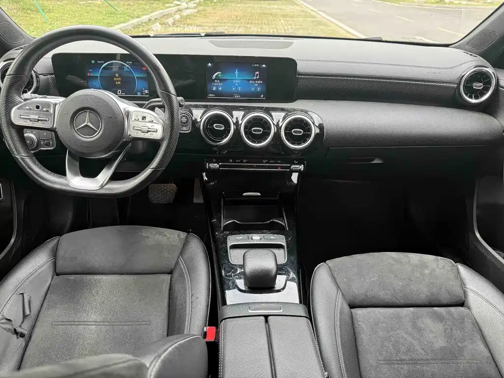 Mercedes-Benz A-Class 2019 — фото 14