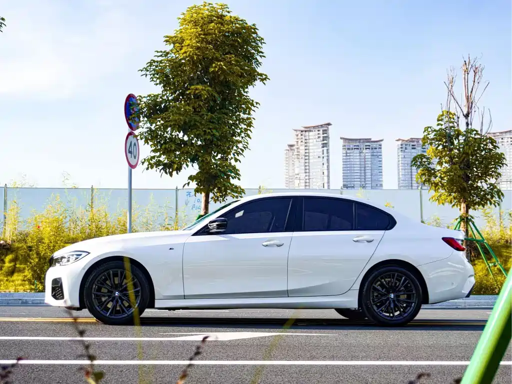BMW 3 Series 2021