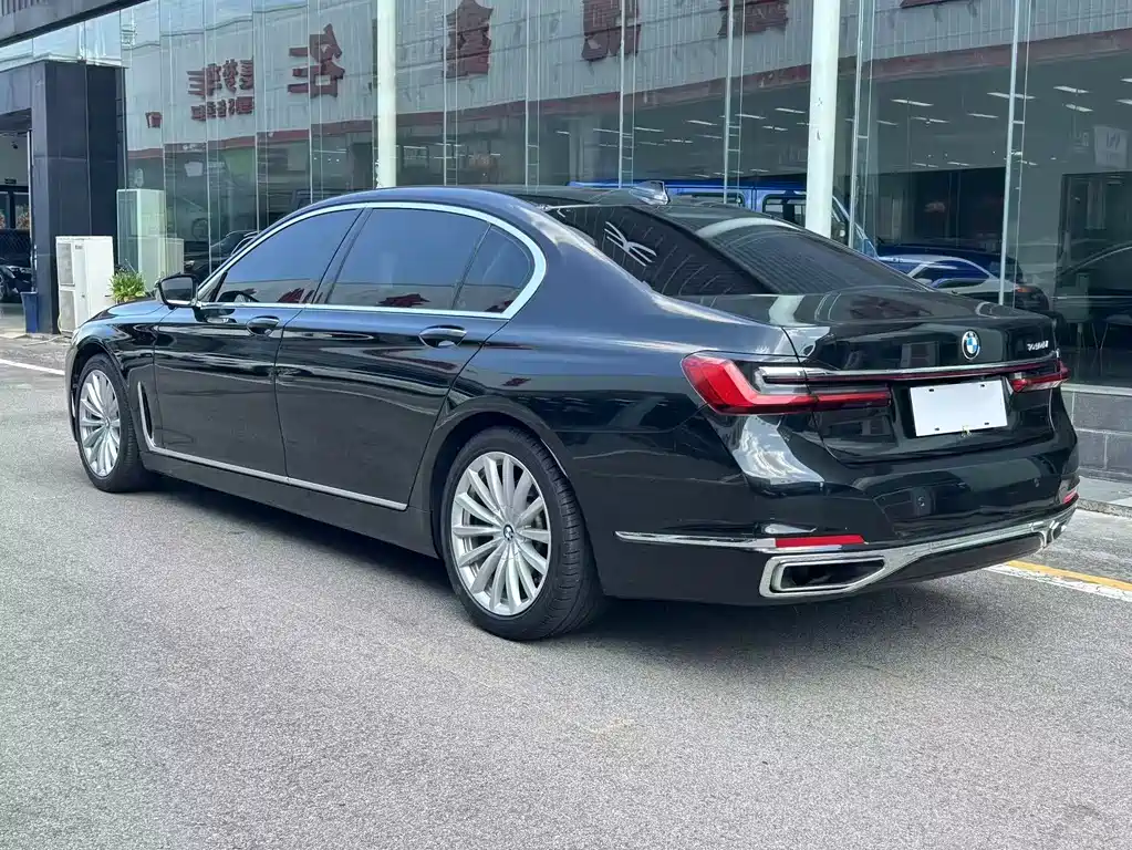 BMW 7 Series 2020 — фото 10