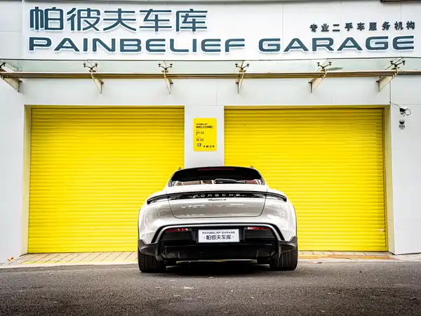 Porsche Taycan 2022
