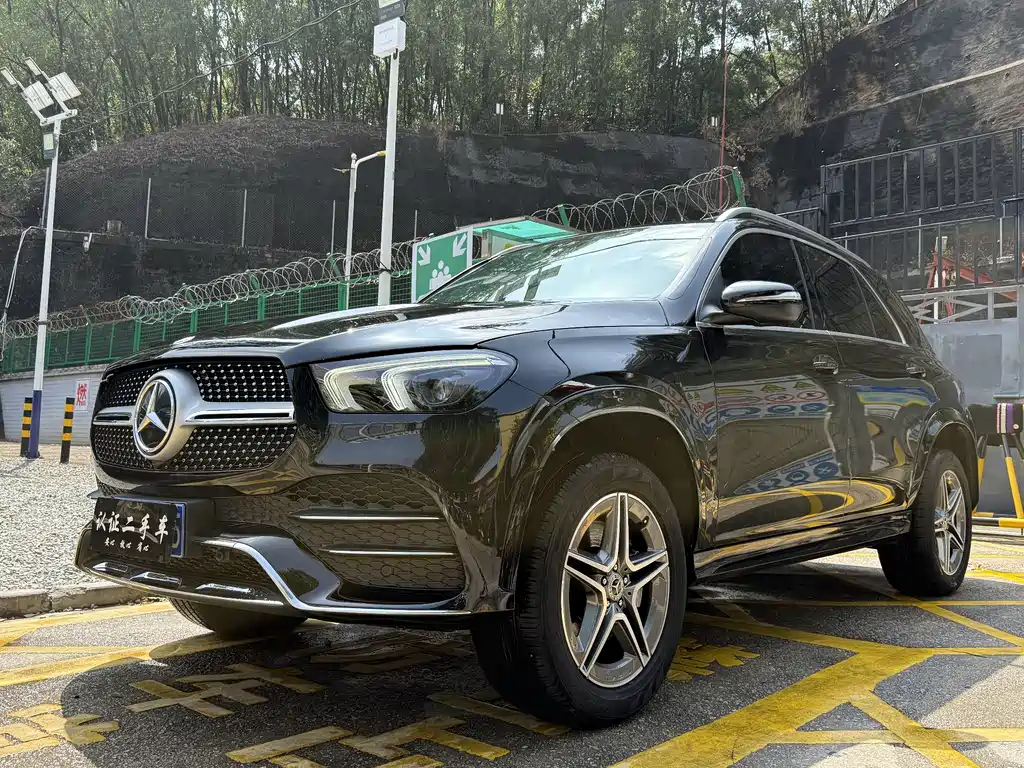 Mercedes-Benz GLE 2021 — фото 1