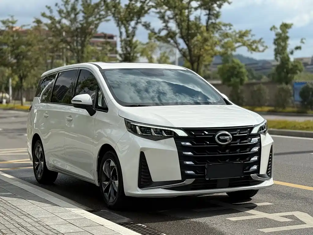 GAC Motor Trumpchi M6 2022 — фото 3
