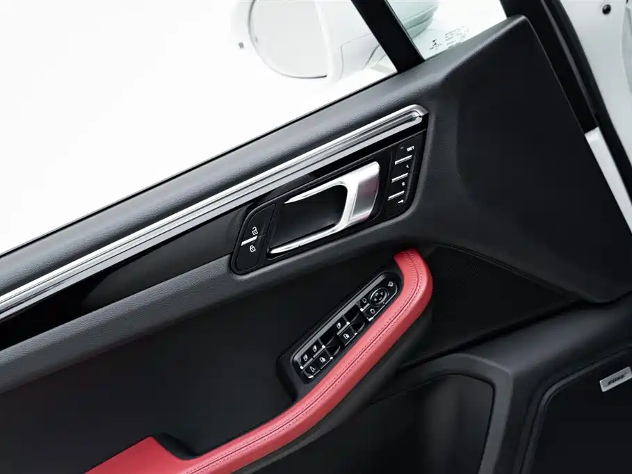 Porsche Macan 2022 — фото 15