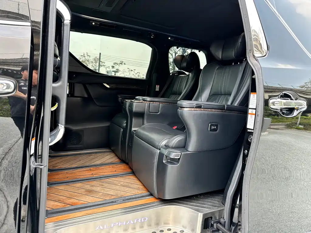 Toyota Alphard 2019 — фото 12