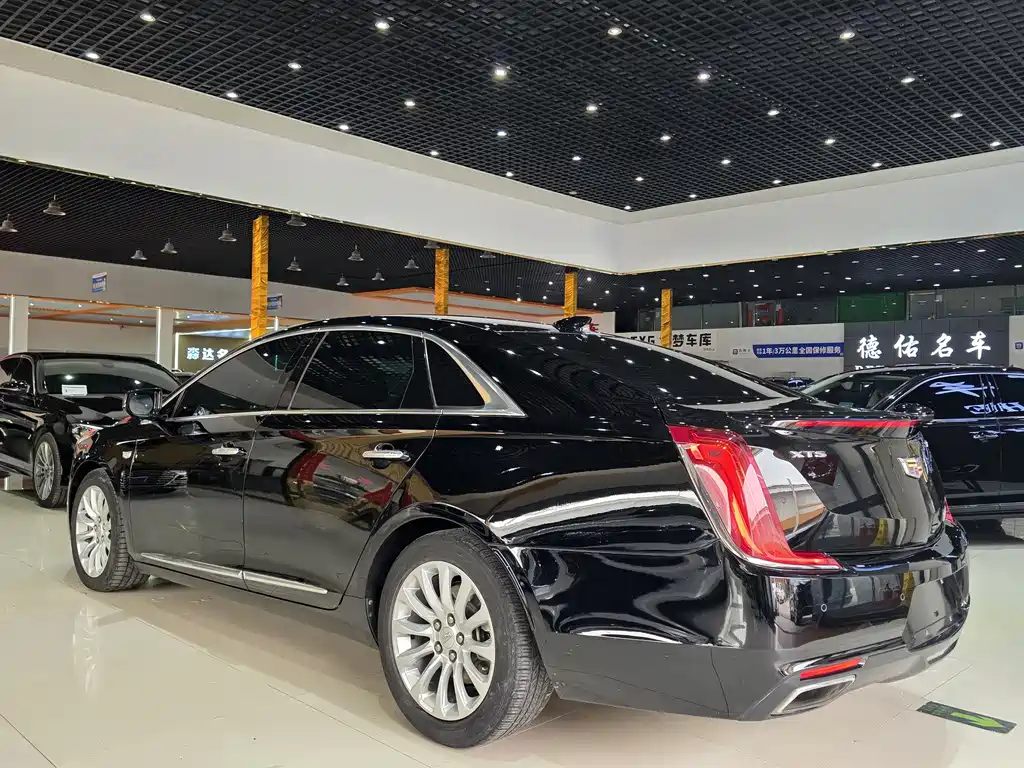 Cadillac XTS 2018 — фото 13
