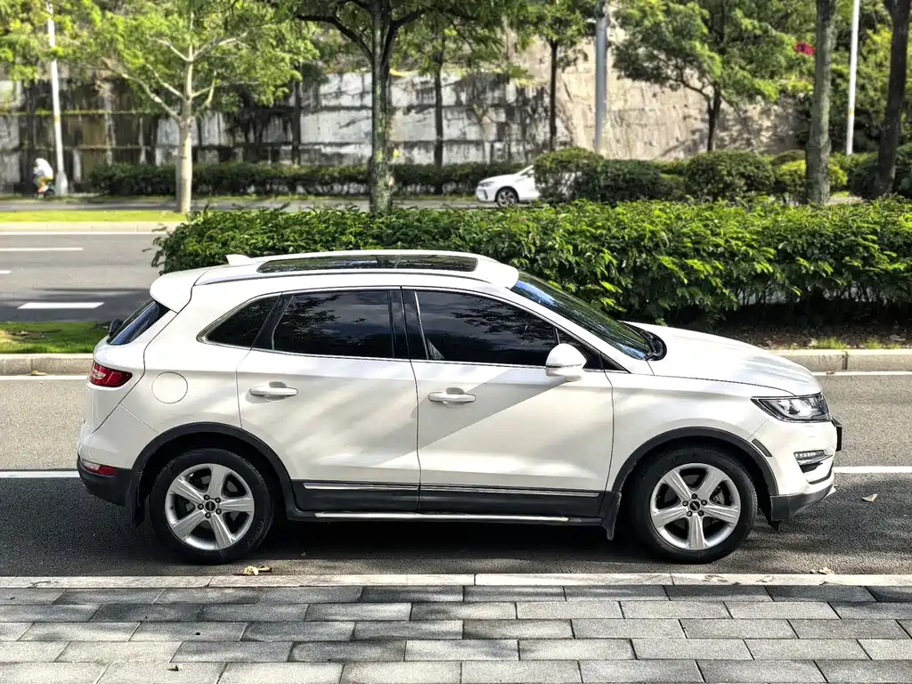 Lincoln MKC 2018 — фото 29