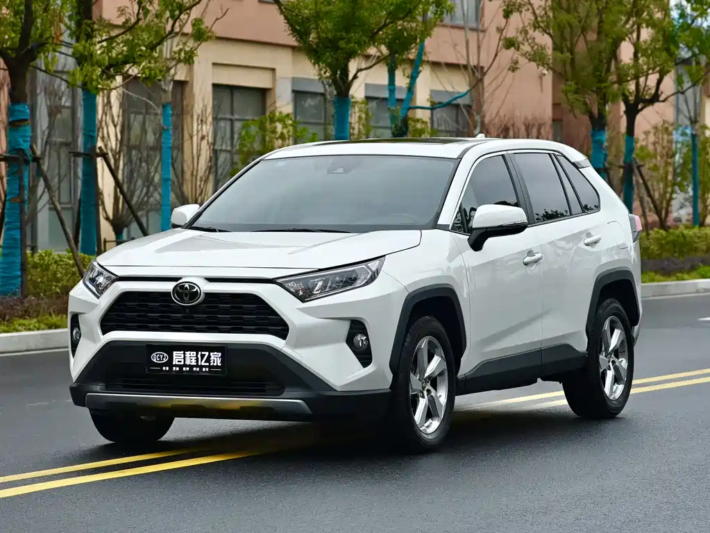 Toyota RAV4 2020 — фото 1