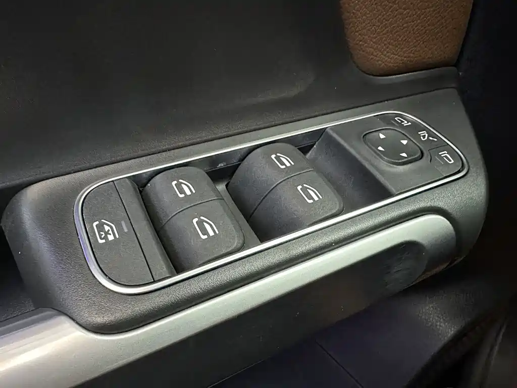 Mercedes-Benz GLB 2023 — фото 30