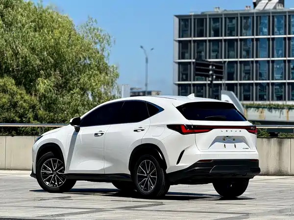 Lexus NX 2023