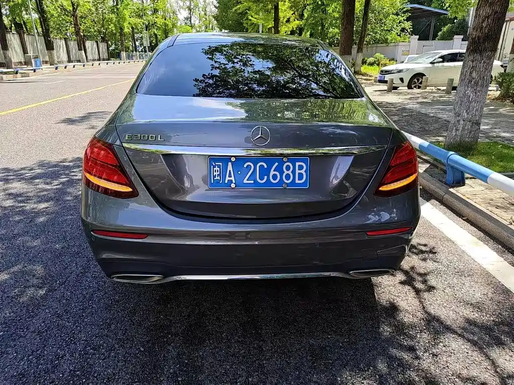 Mercedes-Benz E-Class 2018 — фото 8