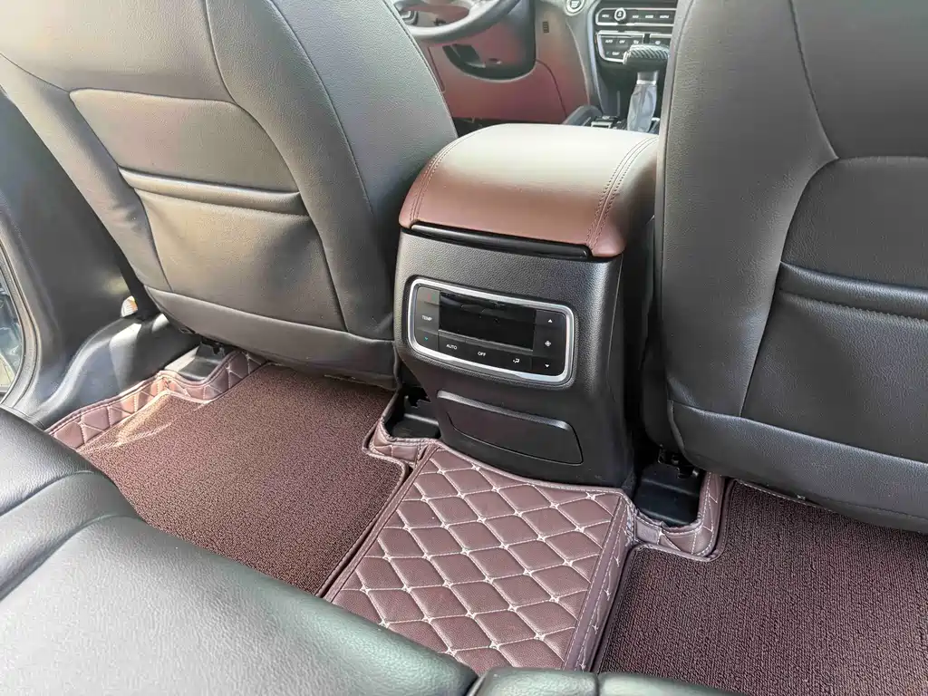 GAC Trumpchi GS8 2018 — фото 12