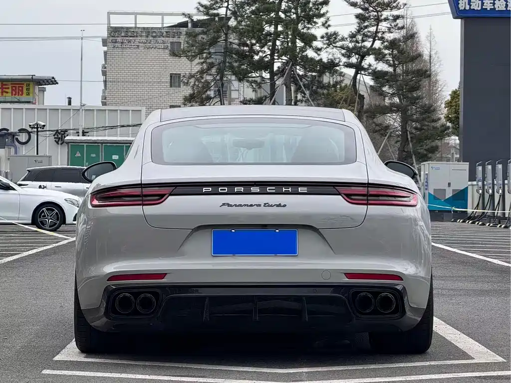 Porsche Panamera 2019 — фото 9