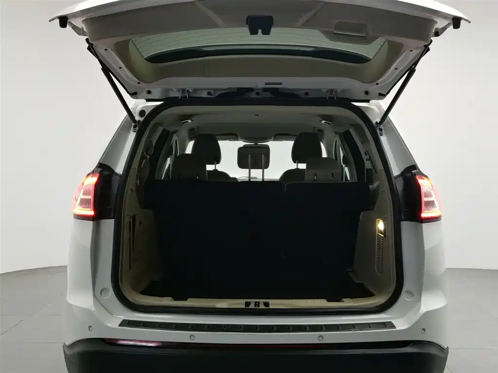 Ford Edge 2015 — фото 16