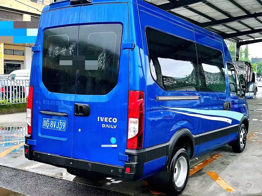 IVECO Ousheng 2024 — фото 7