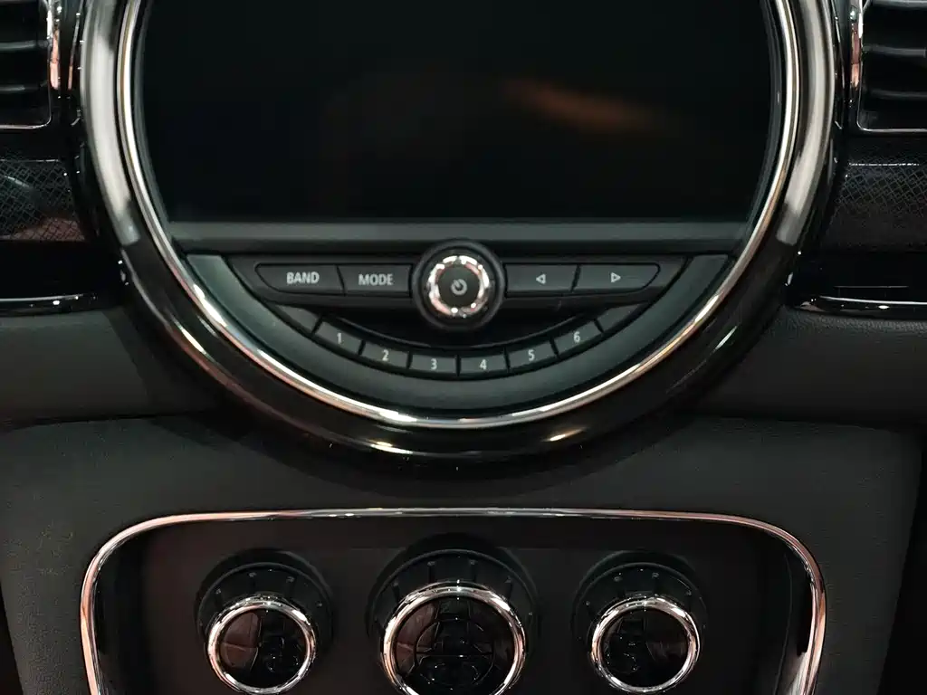 MINI Clubman 2020 — фото 12