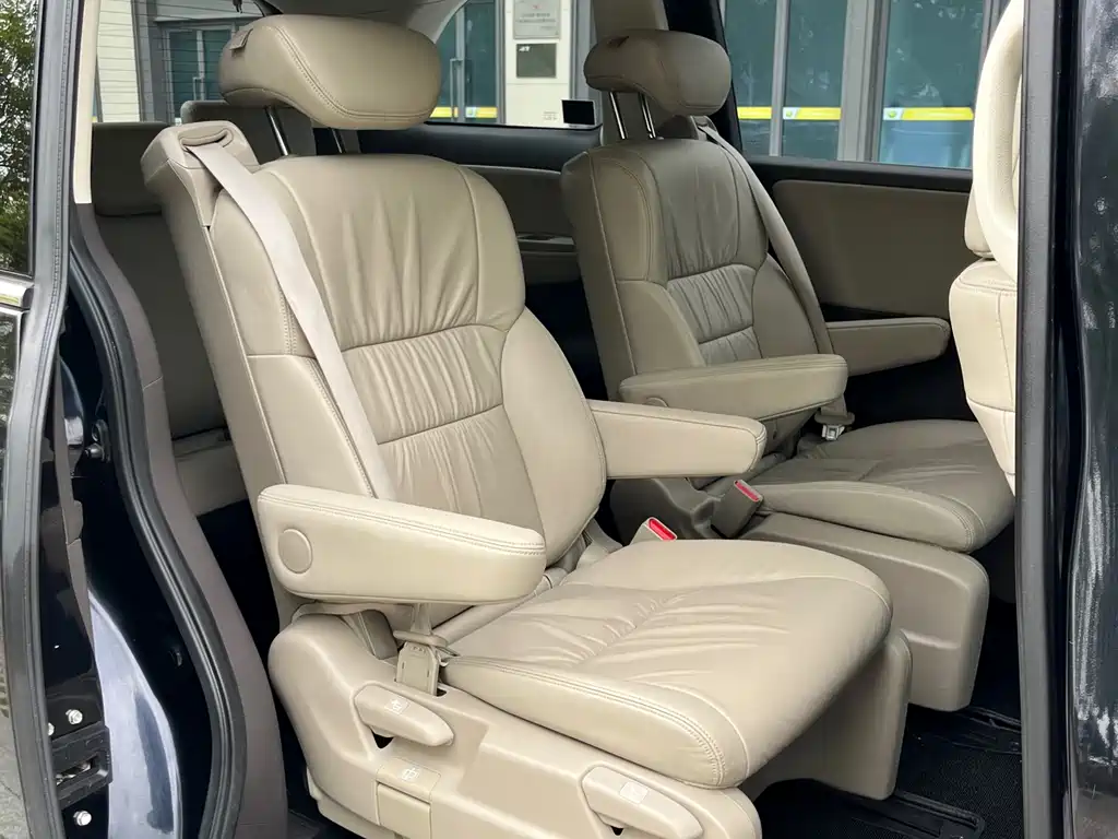 Honda Odyssey 2018 — фото 13