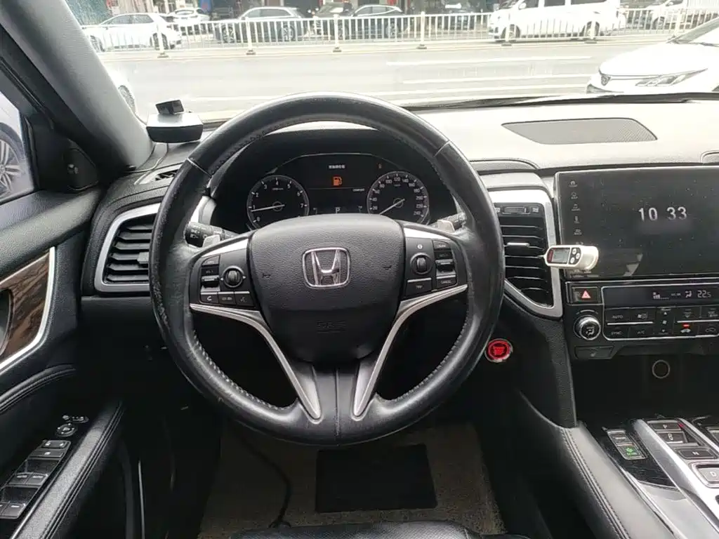 Honda UR-V 2018 — фото 11