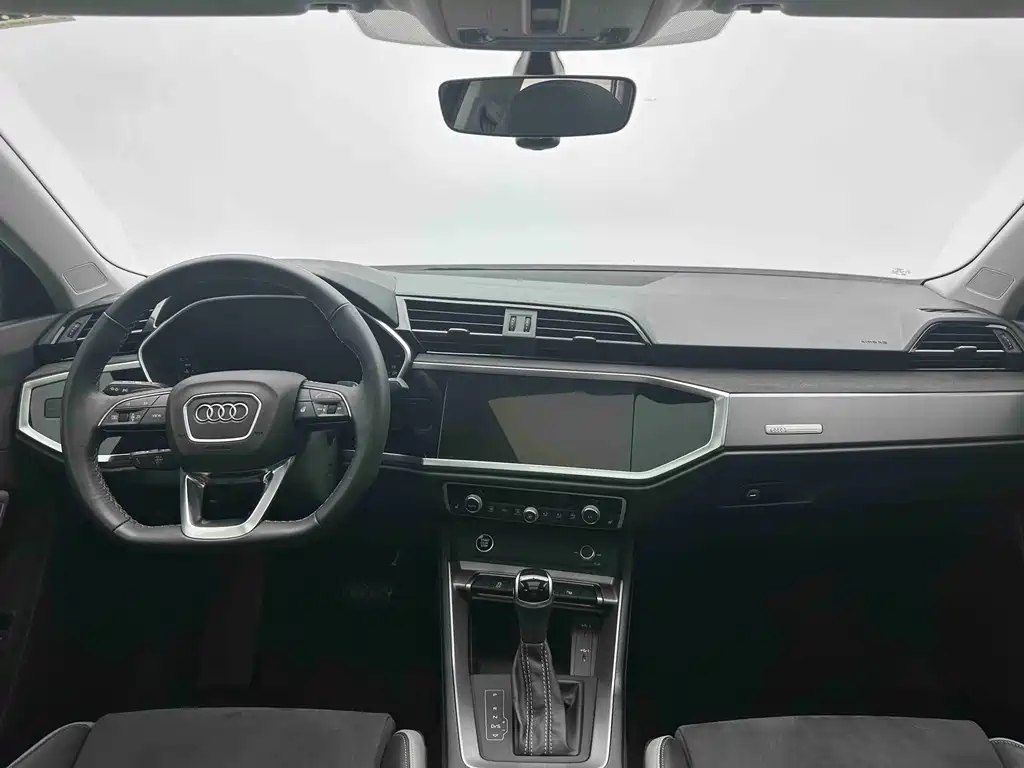 Audi Q3 2023 — фото 15