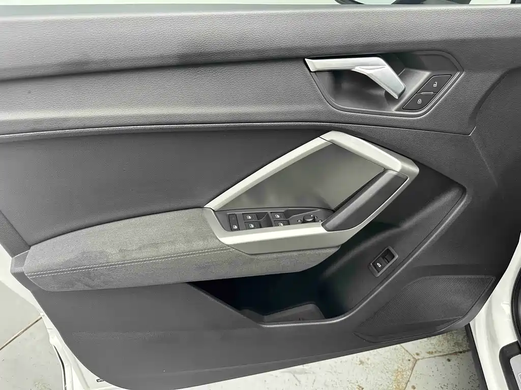 Audi Q3 2023 — фото 10