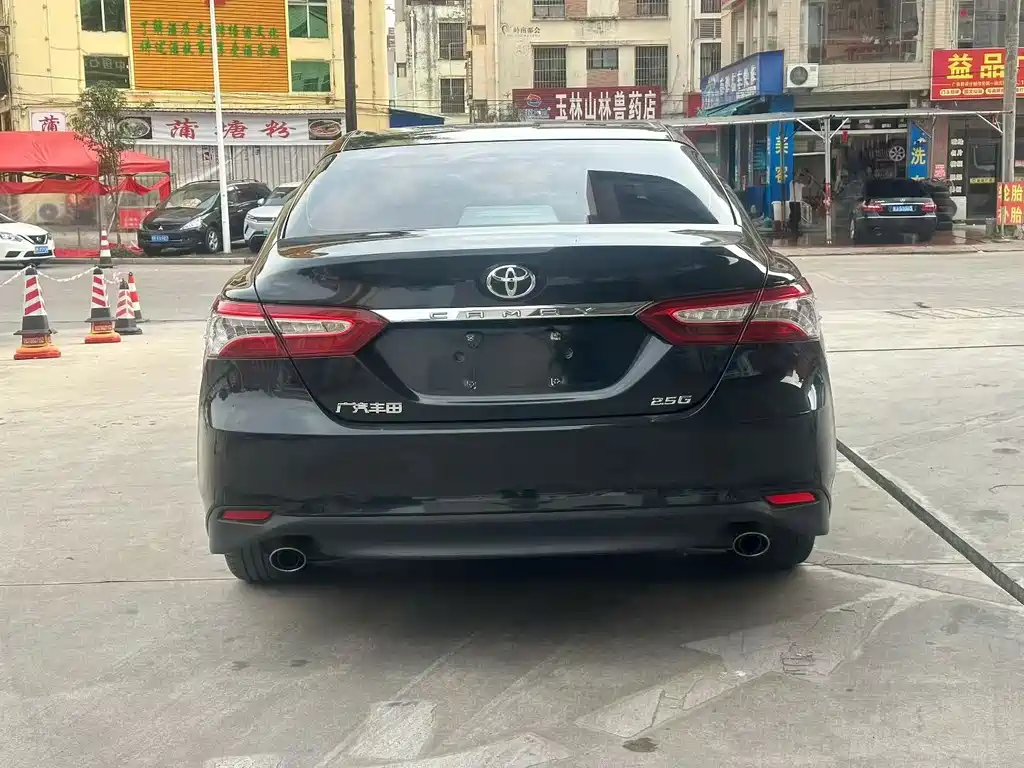 Toyota Camry 2020 — фото 4