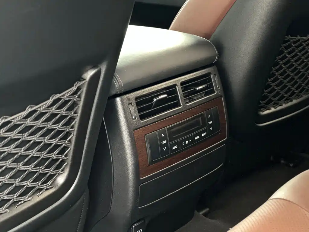 Toyota Land Cruiser 2020 — фото 23