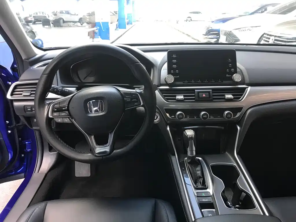 Honda Accord 2019 — фото 9