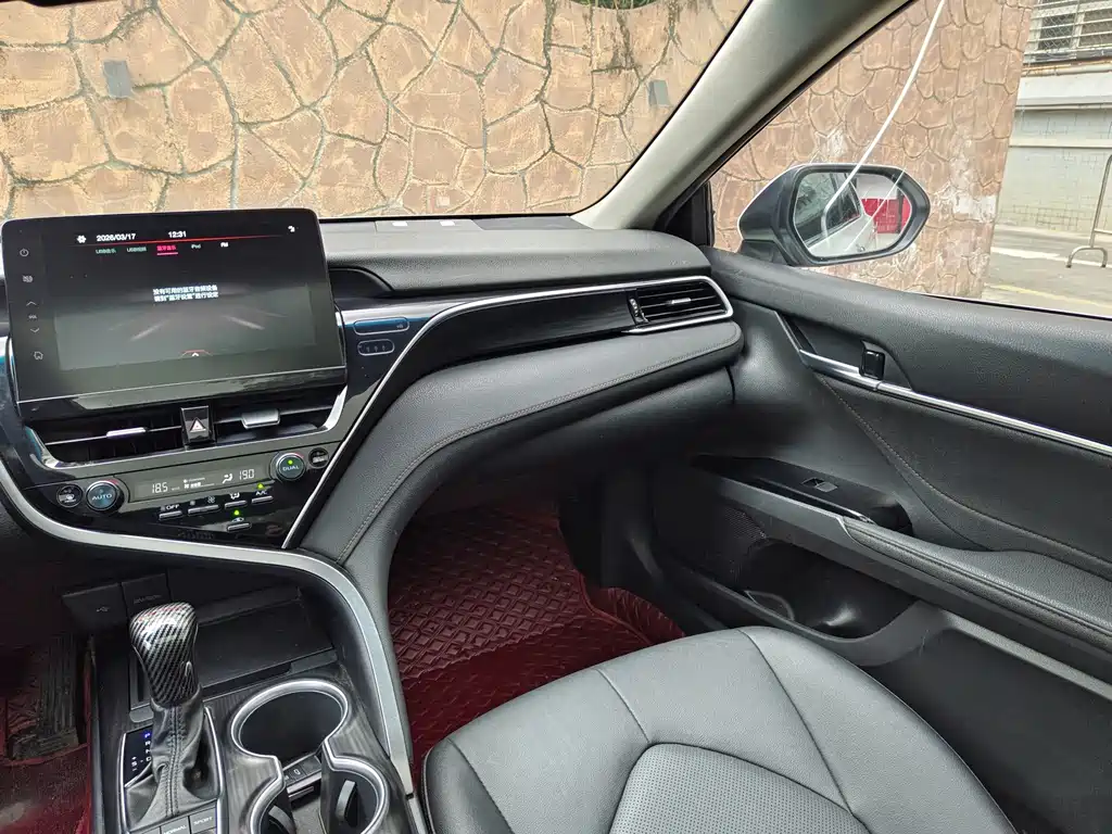 Toyota Camry 2021 — фото 16