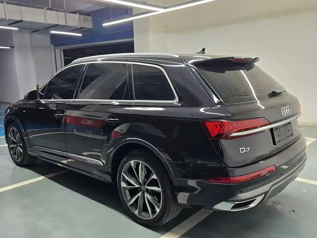 Audi Q7 2020 — фото 9