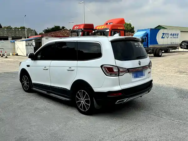 Dongfeng Fengxing SX6 2017