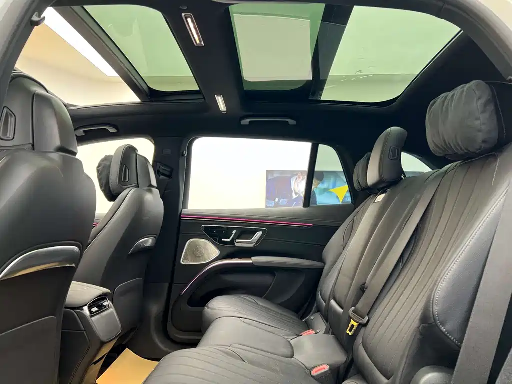 Mercedes-Benz EQS SUV 2025 — фото 8